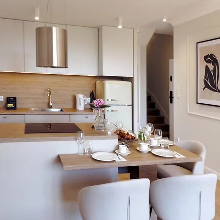 Kurkowa アパートホテル 4*